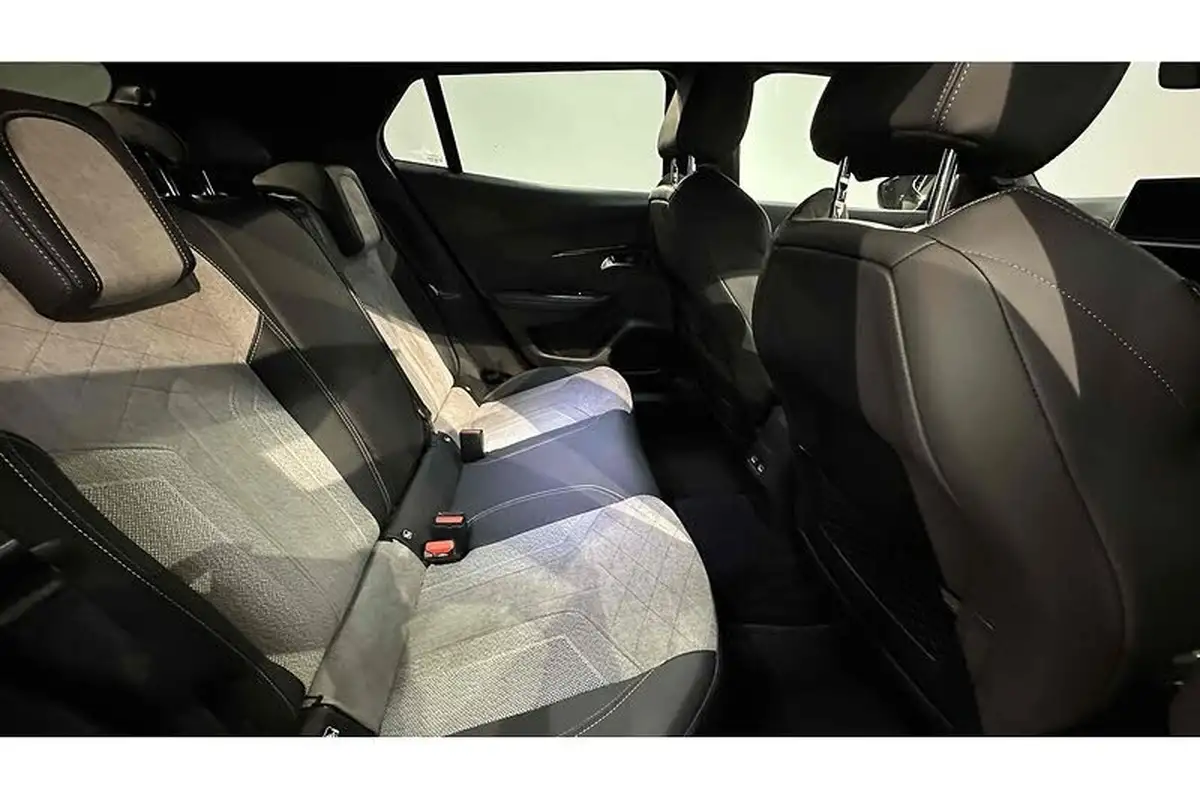 2021-peugeot-2008-suv-e-gt-premium-big-17