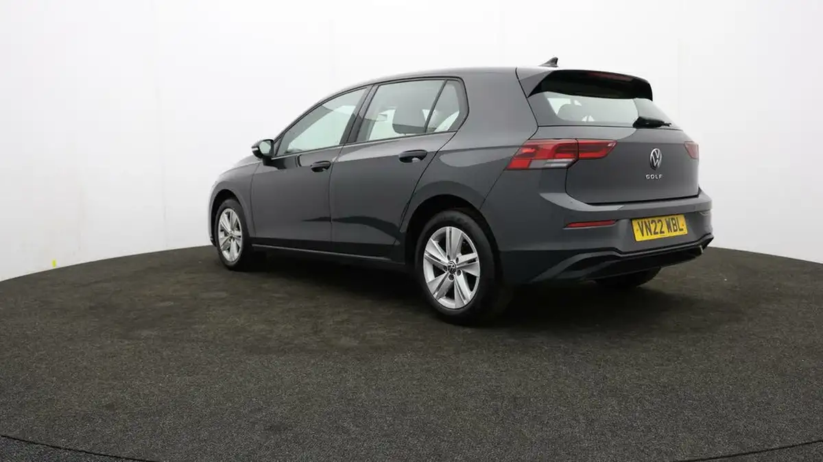 2022-volkswagen-golf-15-tsi-life-130ps-hatchback-big-4