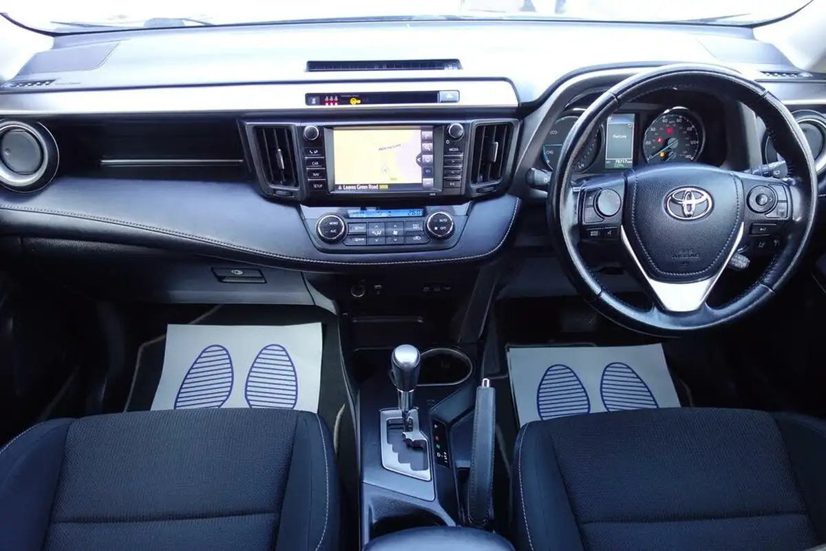 2017-toyota-rav4-25-vvt-i-business-edition-plus-big-11