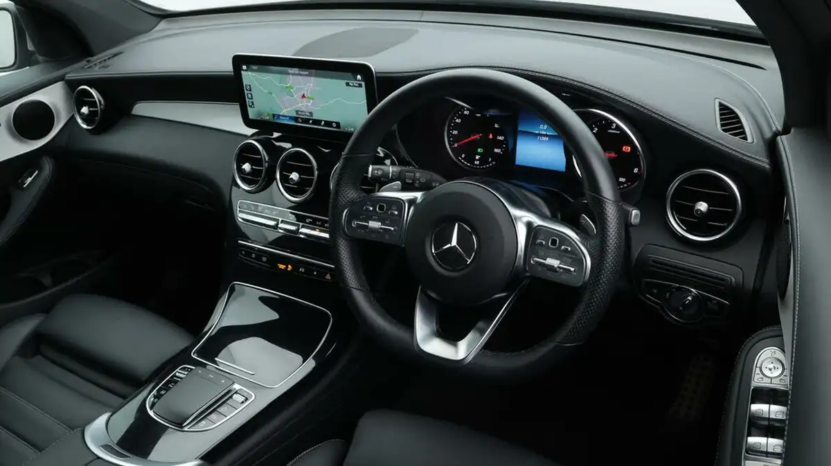2022-mercedes-benz-glc-class-20d-glc220d-amg-line-195ps-station-wagon-5d-1950cc-4matic-plus-big-9