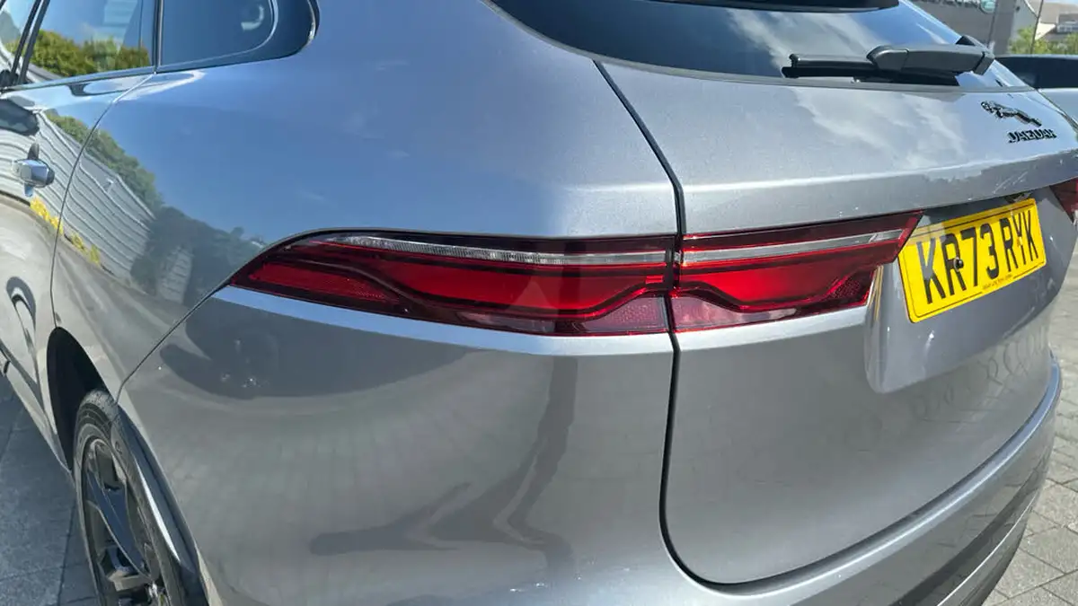 2023-jaguar-f-pace-20-p250-r-dynamic-hse-black-big-18