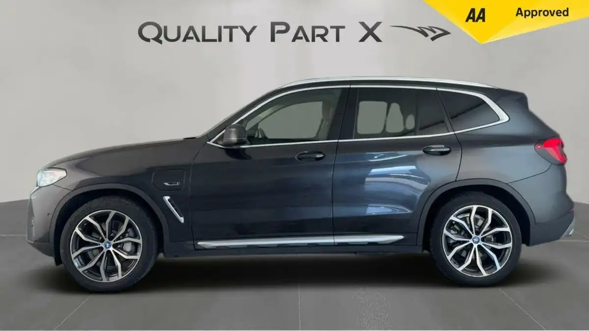2022-bmw-x3-20-xdrive-30e-xline-big-5