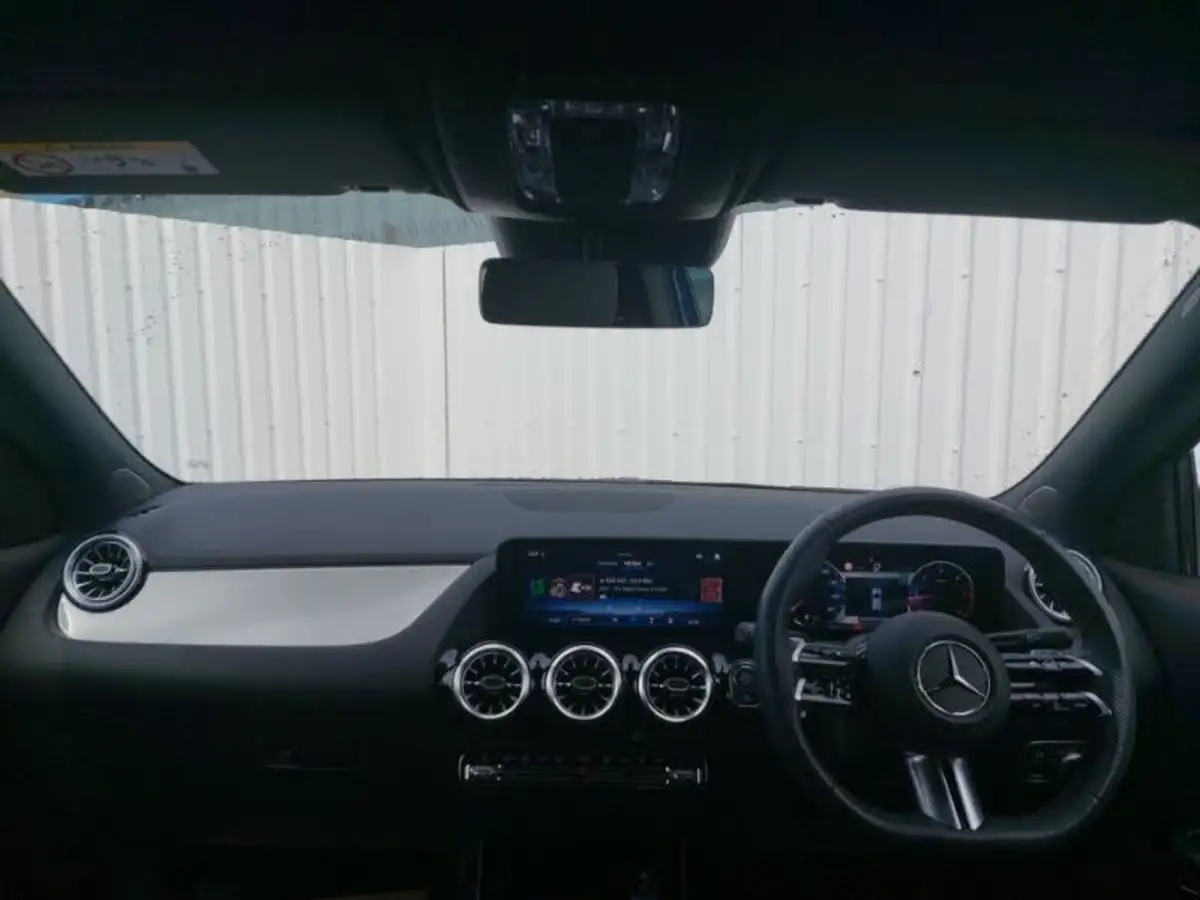 2023-mercedes-benz-gla-class-big-2