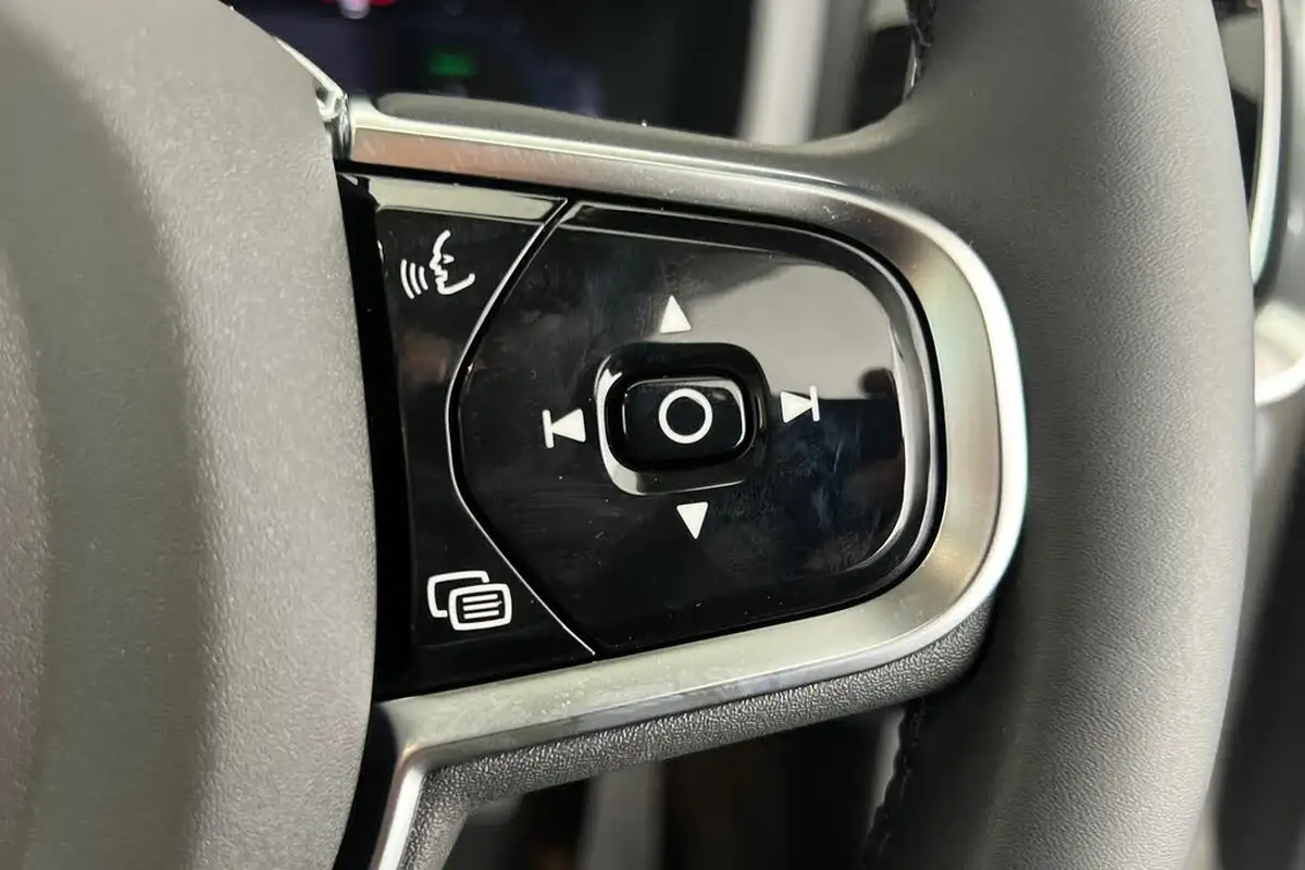 2024-volvo-v60-20-t8-ultra-big-11