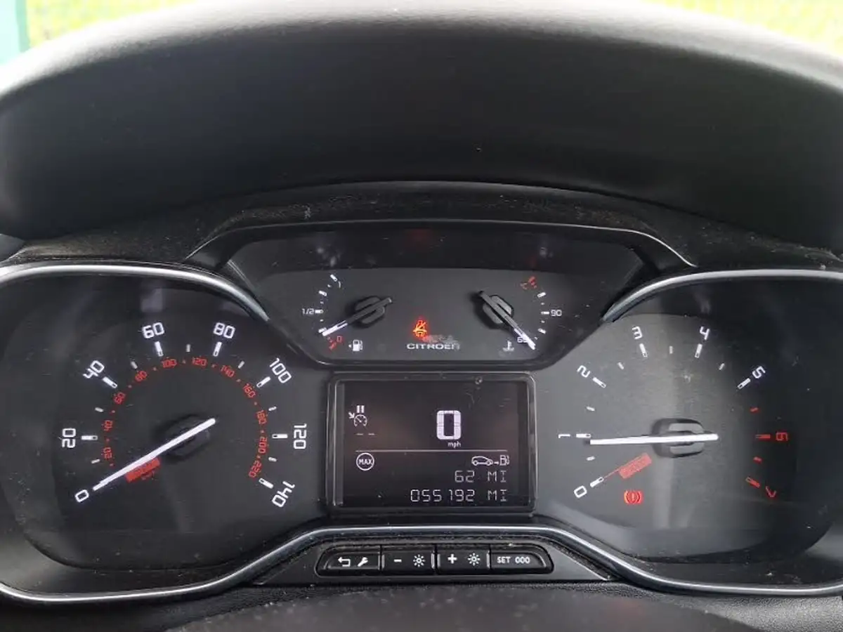 2019-citroen-c3-12-puretech-flair-82ps-ss-big-10