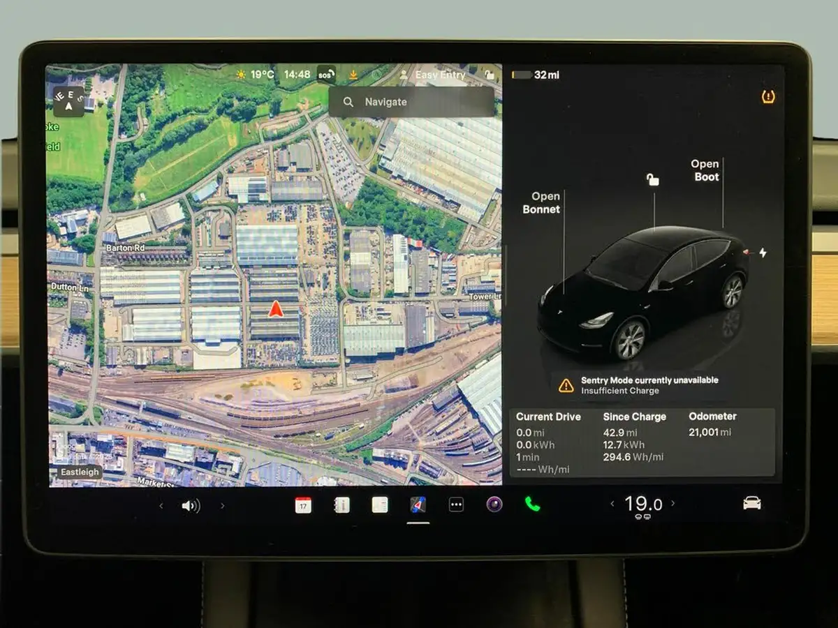 2022-tesla-model-y-e-long-range-big-6