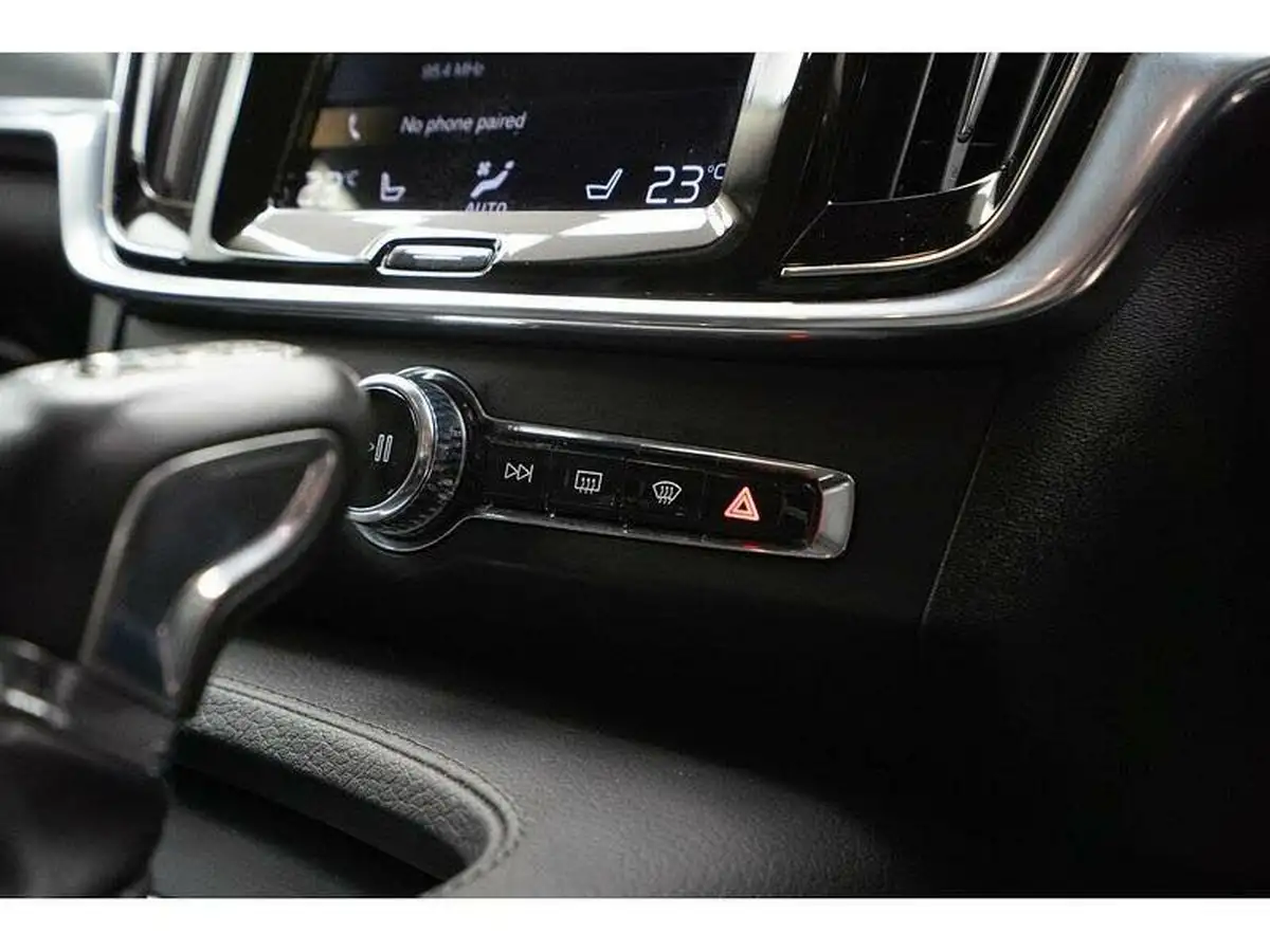 2019-volvo-v90-20-t4-momentum-plus-big-32