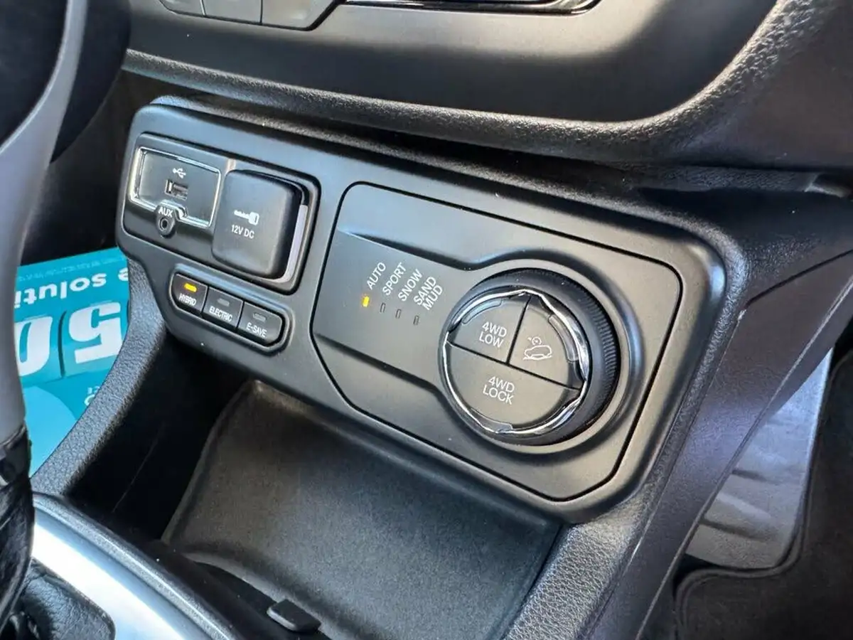 2020-jeep-renegade-13-gse-limited-phev-big-30