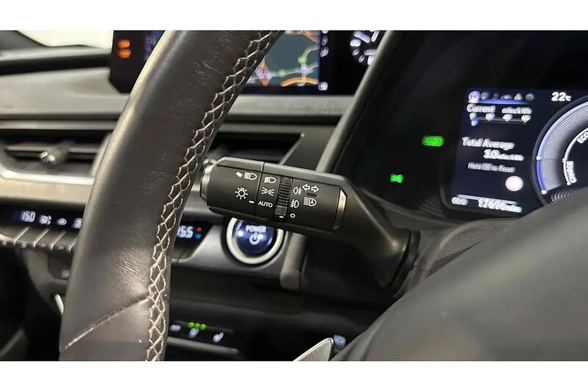 2021-lexus-ux-300e-e-ux-big-38