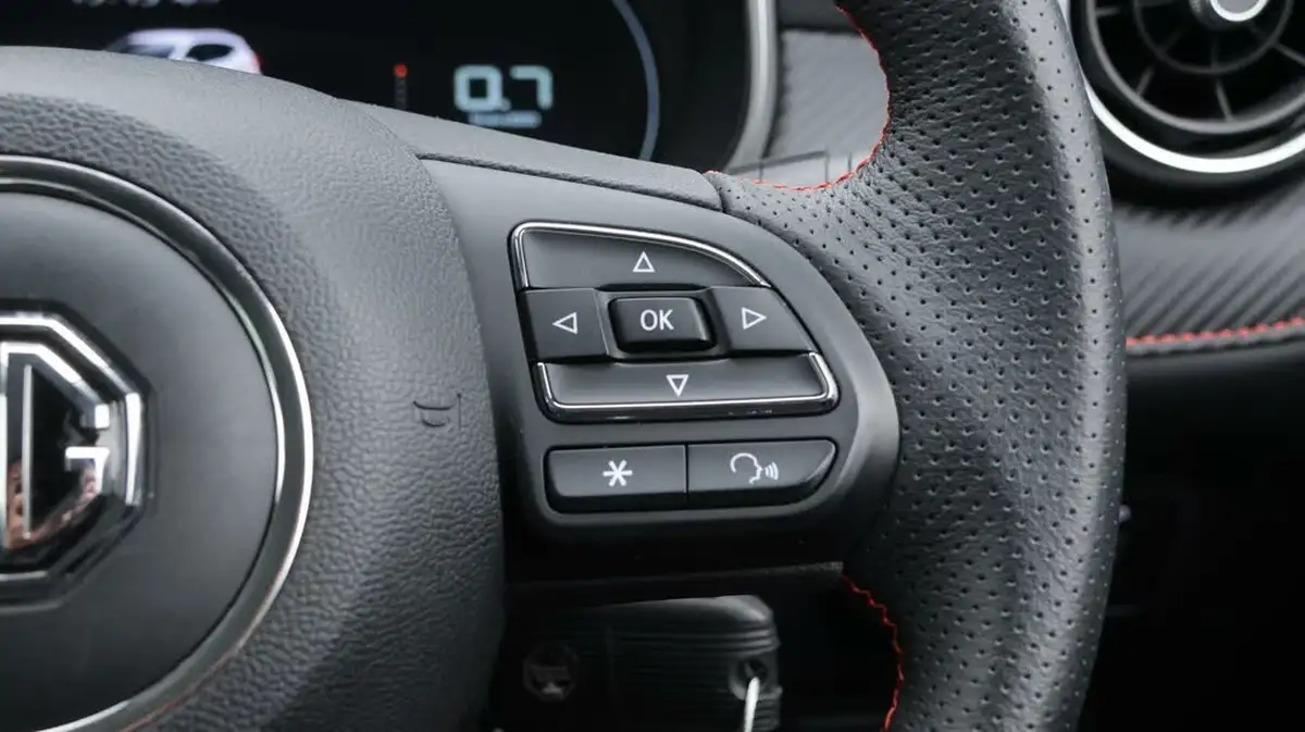 2023-mg-zs-suv-15-vti-tech-exclusive-big-25