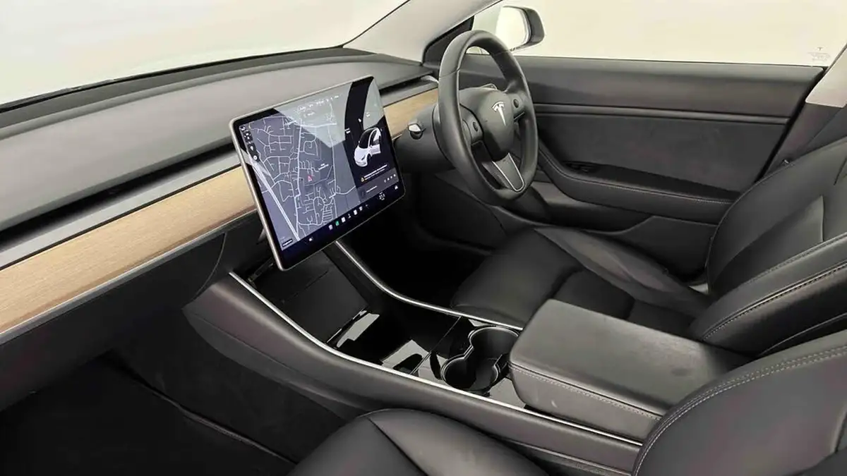 2020-tesla-model-3-e-long-range-big-8