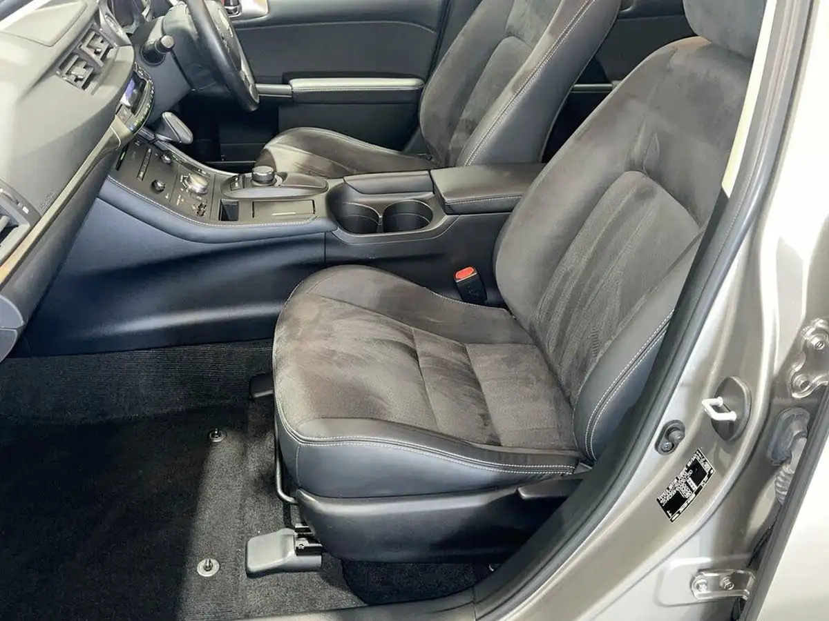2020-lexus-ct-200h-18-ct-big-15