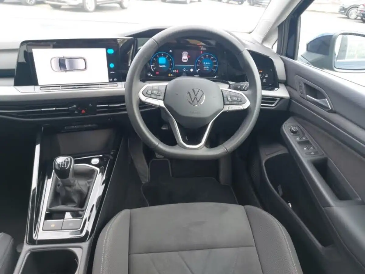 2024-volkswagen-golf-15-tsi-style-150ps-hatchback-big-12