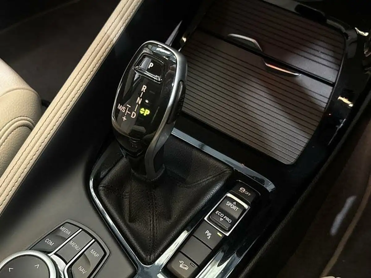 2021-bmw-x1-20-xdrive20i-xline-big-18