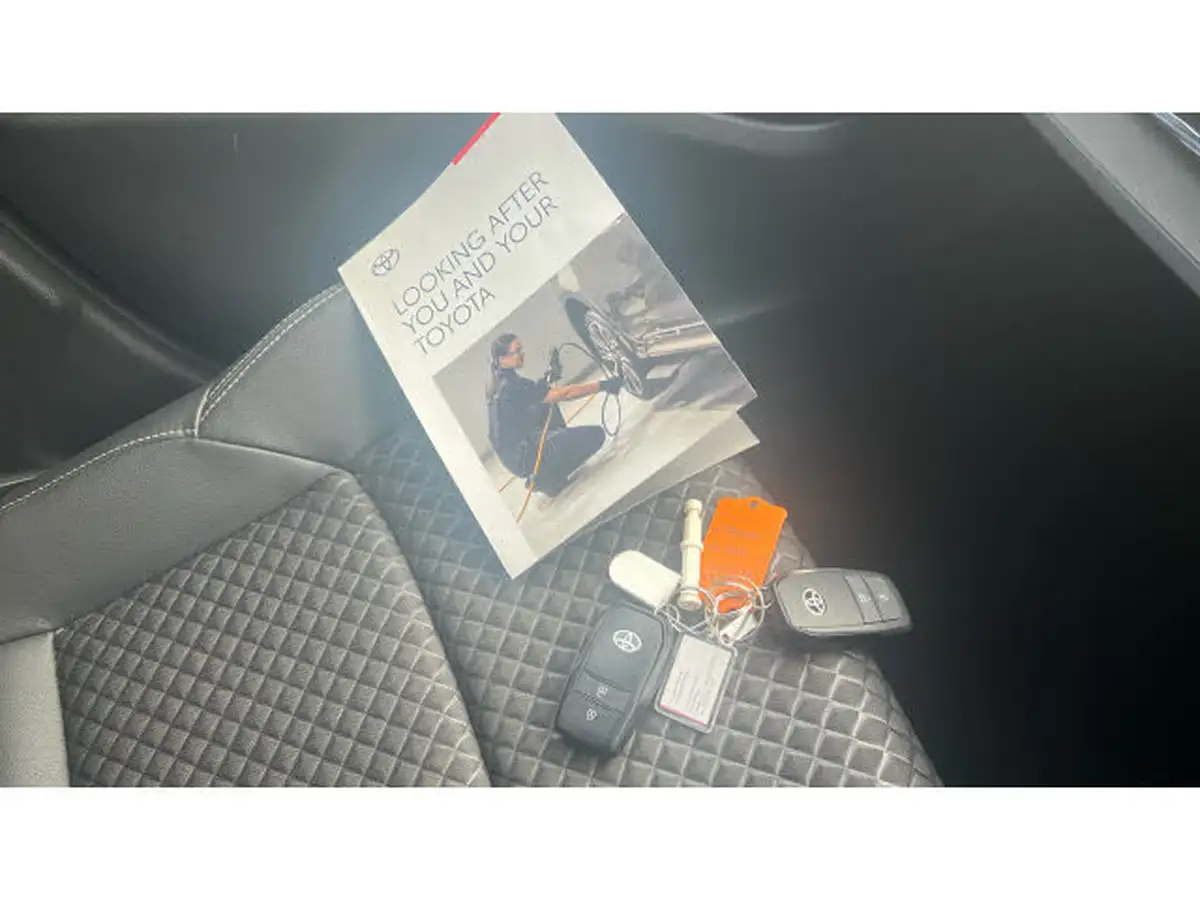 2022-toyota-yaris-15-vvt-i-dynamic-big-18