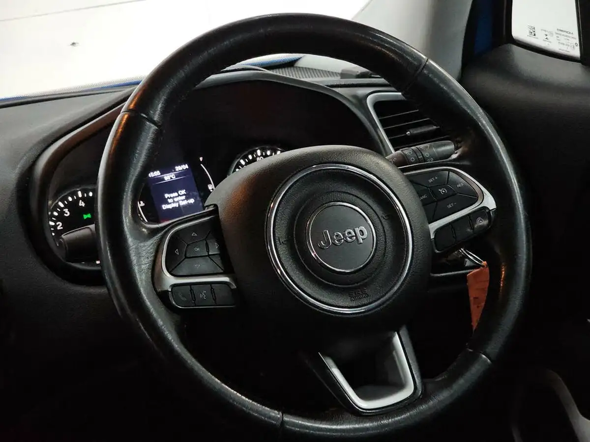 2015-jeep-renegade-14-longitude-big-22