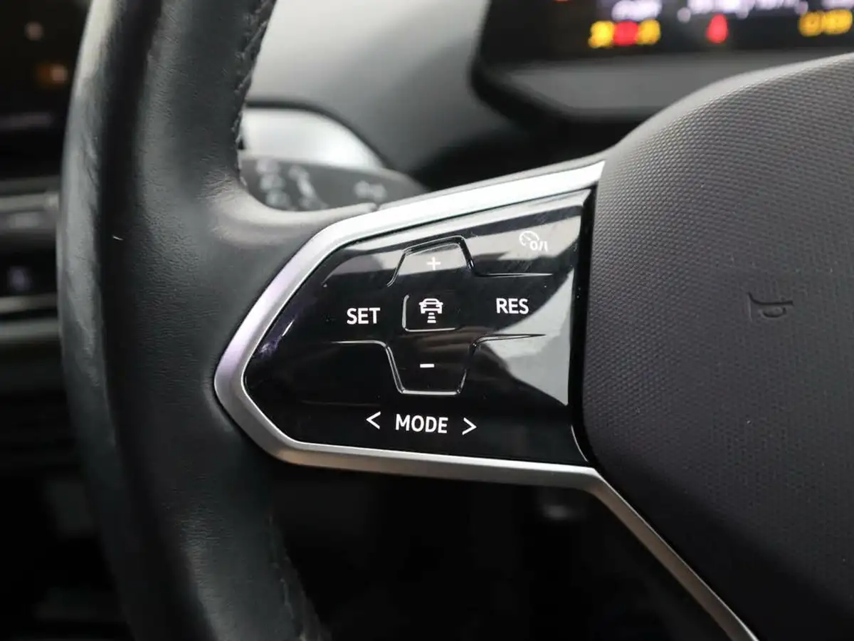 2022-volkswagen-id4-e-life-148ps-52kwh-pure-performance-big-18