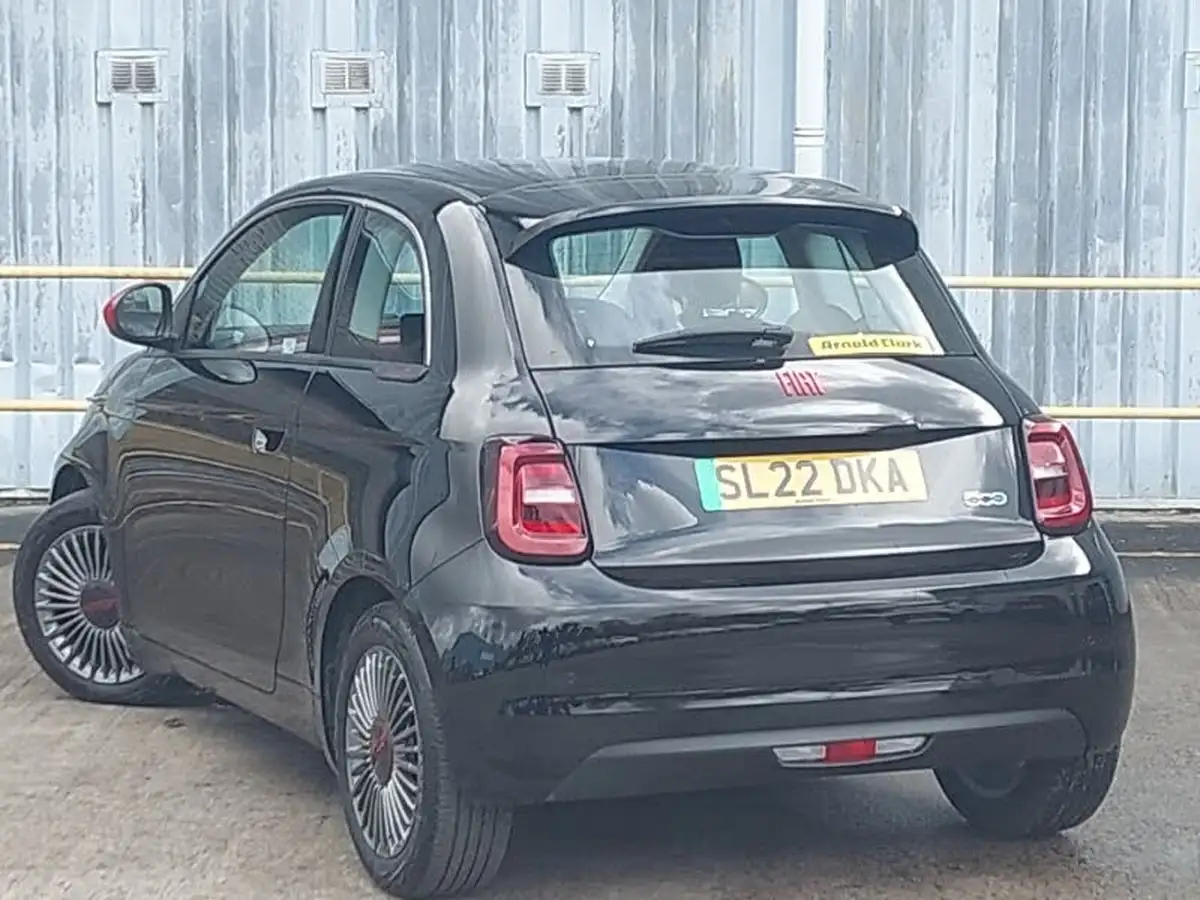 2022-fiat-500-e-red-93bhp-big-1
