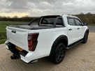 2024-isuzu-d-max-19td-v-cross-auto-small-4