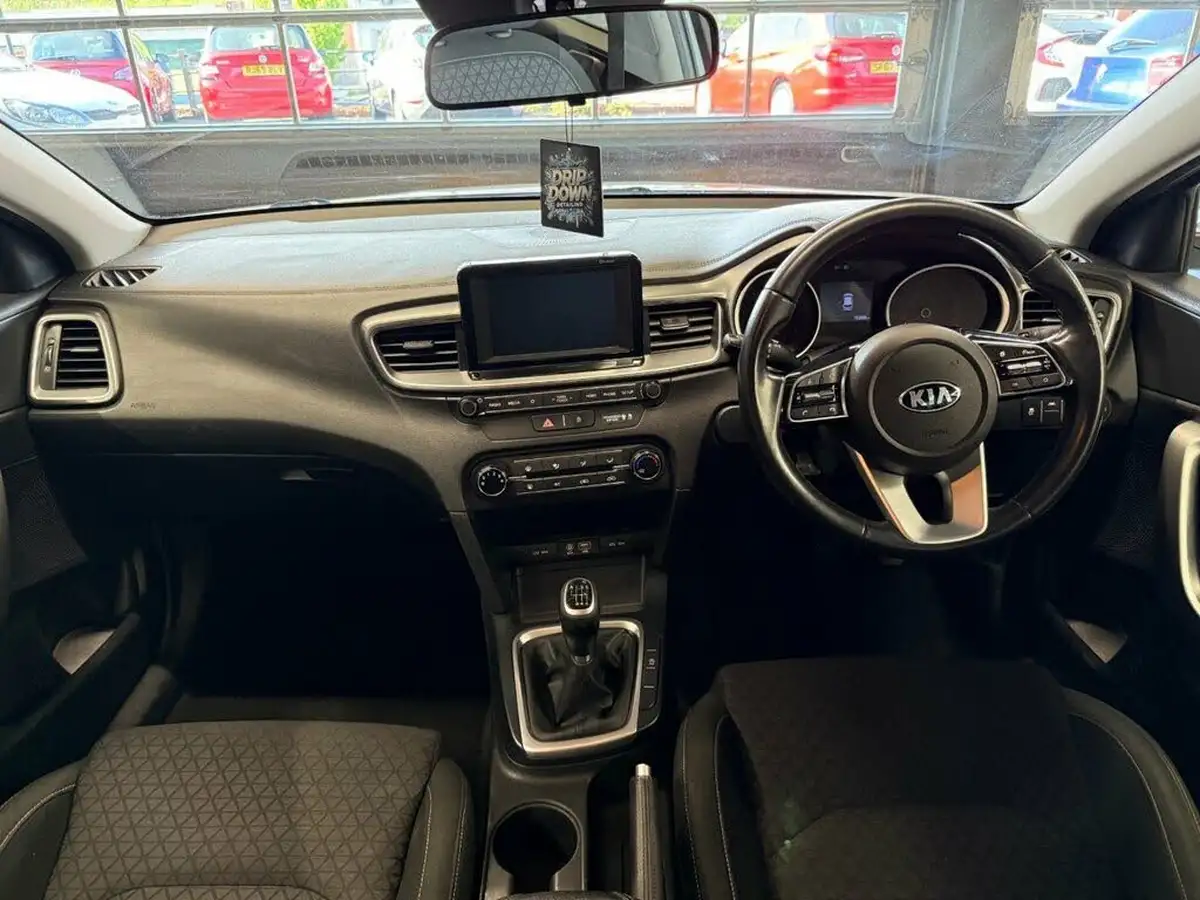 2019-kia-ceed-16crdi-2-eco-hatchback-big-30