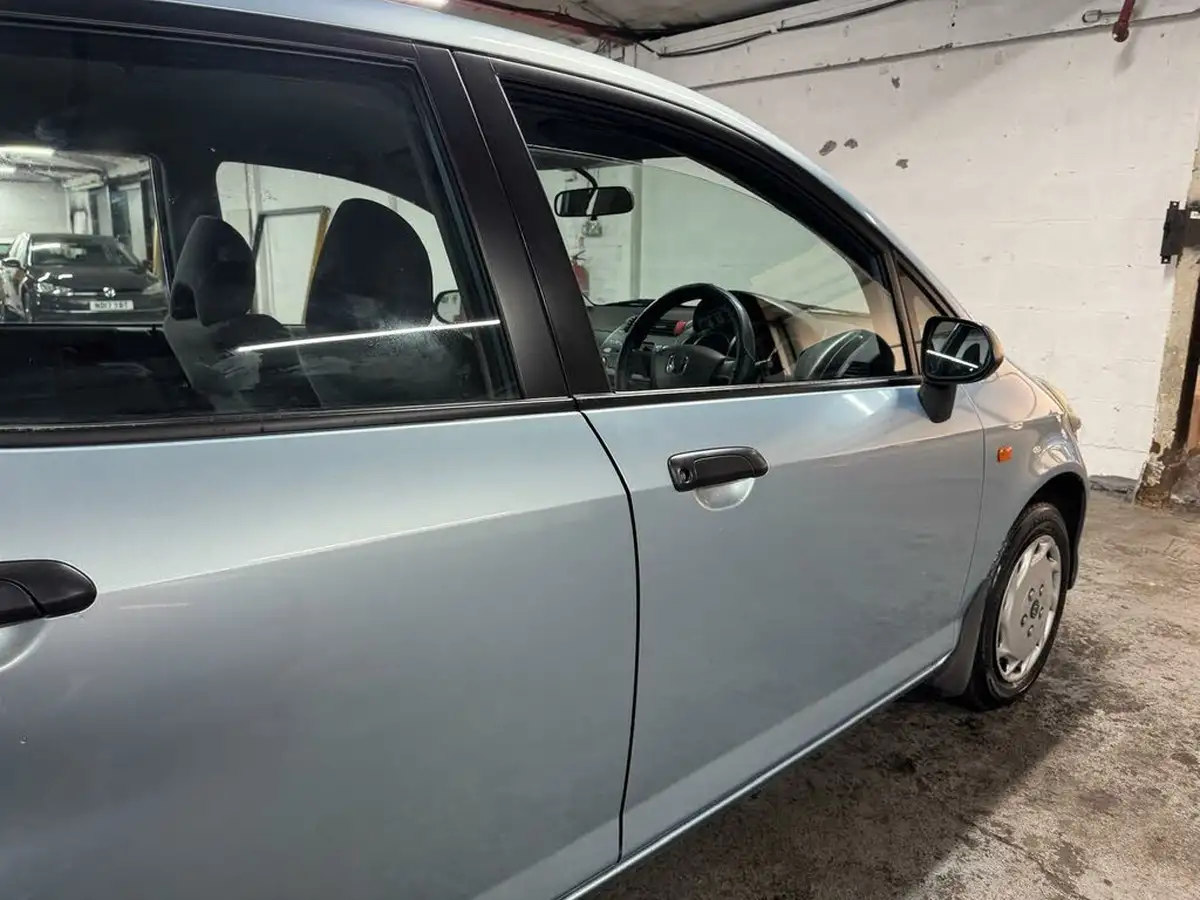 2007-honda-jazz-12-s-big-30
