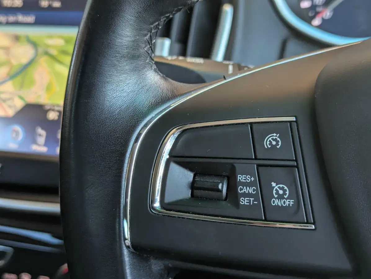 2015-maserati-ghibli-30td-big-11