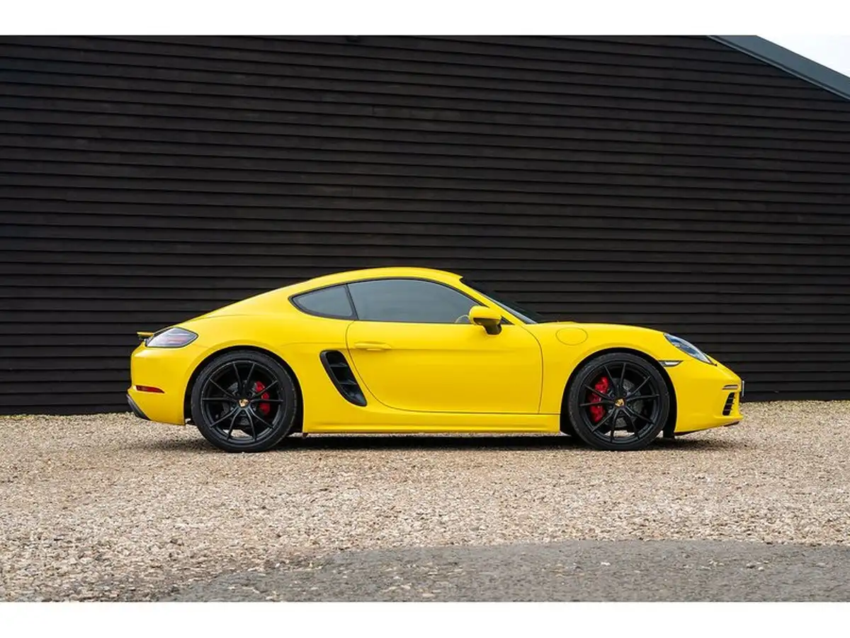 2016-porsche-cayman-718-25-s-pdk-big-2
