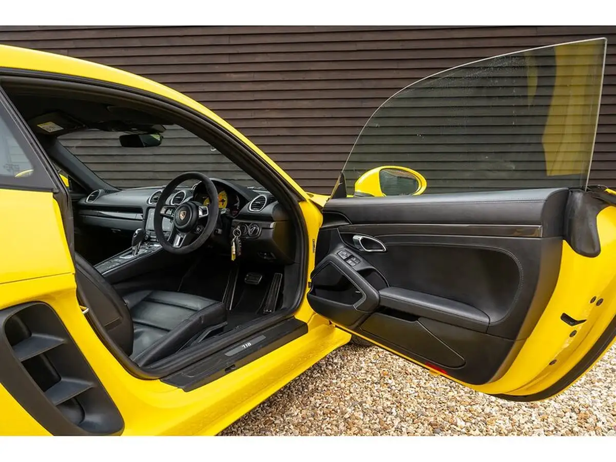 2016-porsche-cayman-718-25-s-pdk-big-26