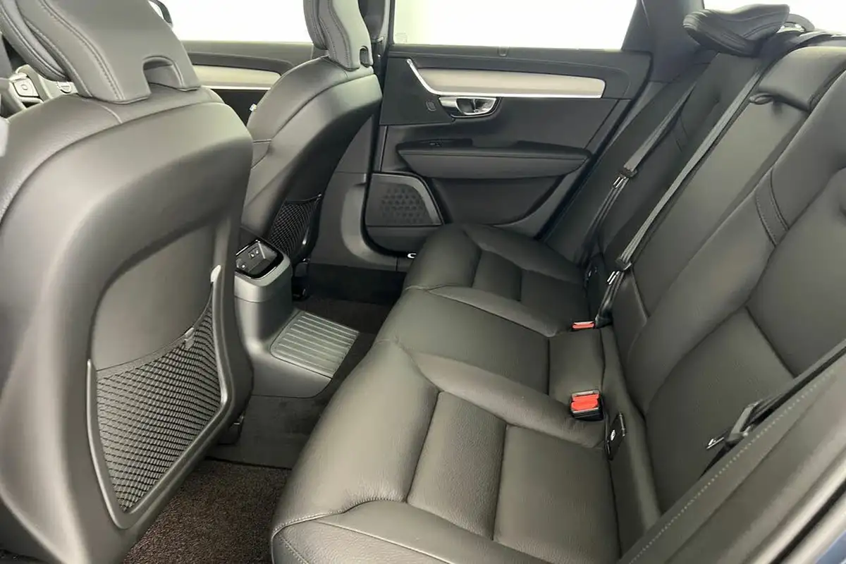 2024-volvo-v90-20-t6-r-design-big-16