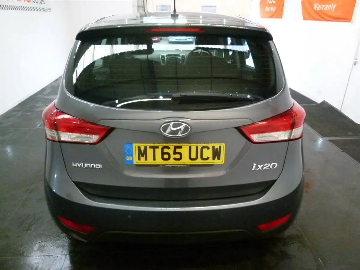 2015-hyundai-ix20-16-se-big-16