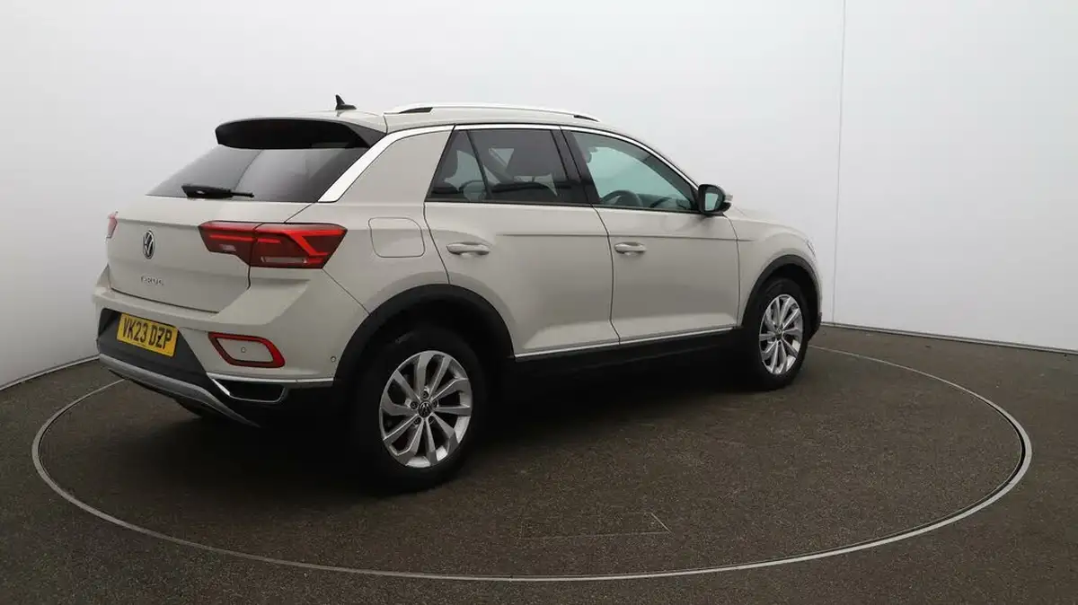 2023-volkswagen-t-roc-15-tsi-style-hatchback-5d-big-46