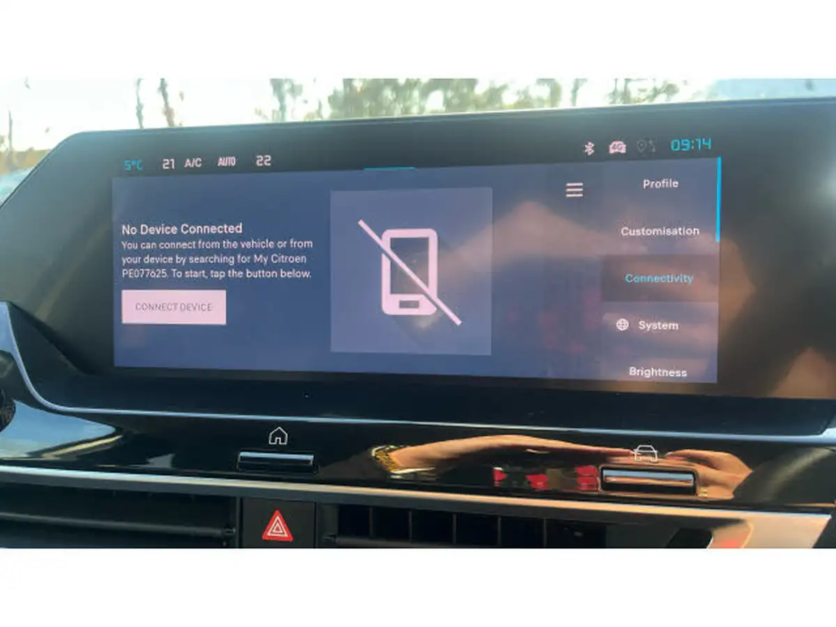 2023-citroen-c4-12-puretech-max-big-23