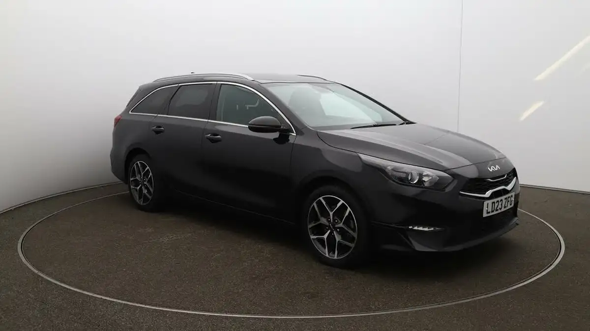 2022-kia-ceed-15-t-gdi-3-sportswagon-big-35