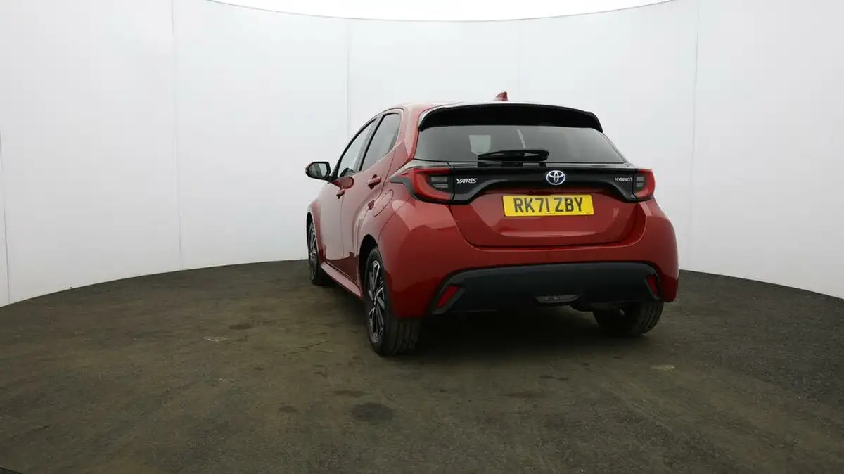 2021-toyota-yaris-15-vvt-i-design-big-55