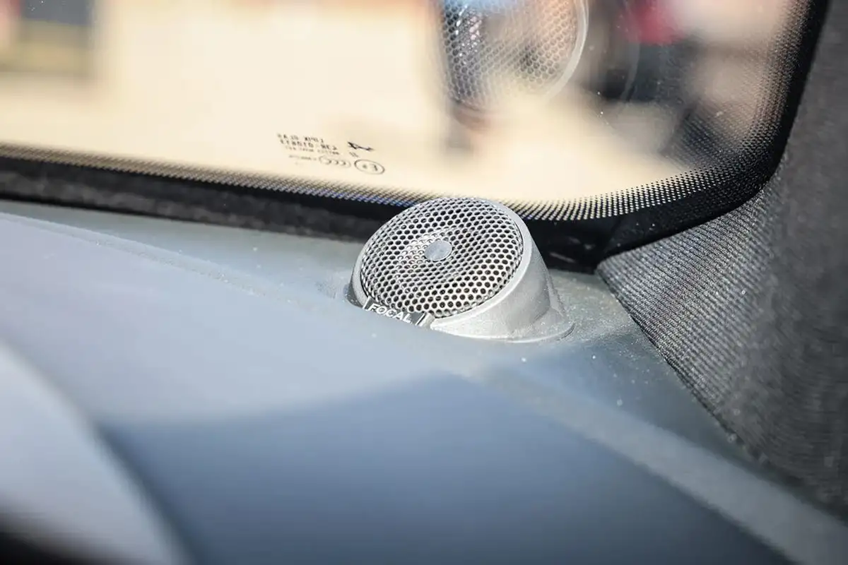 2024-alpine-a110-18-t-no-trim-big-23