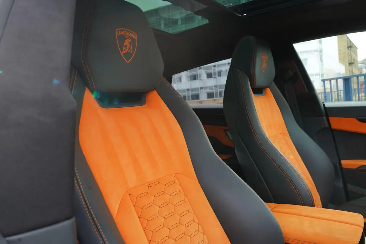2021-lamborghini-urus-40-no-trim-big-2