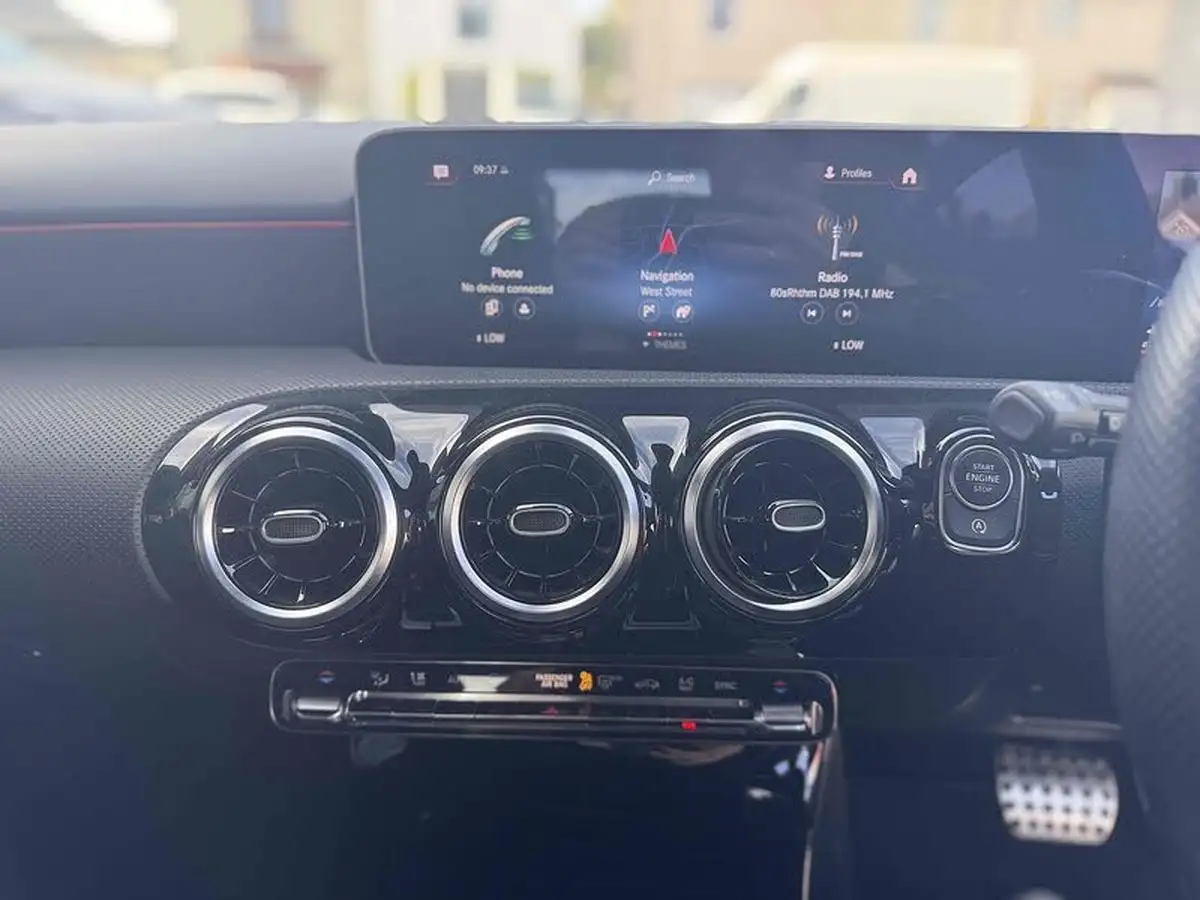 2019-mercedes-benz-a-class-13-a200-amg-line-executive-hatchback-5d-7g-dct-big-17