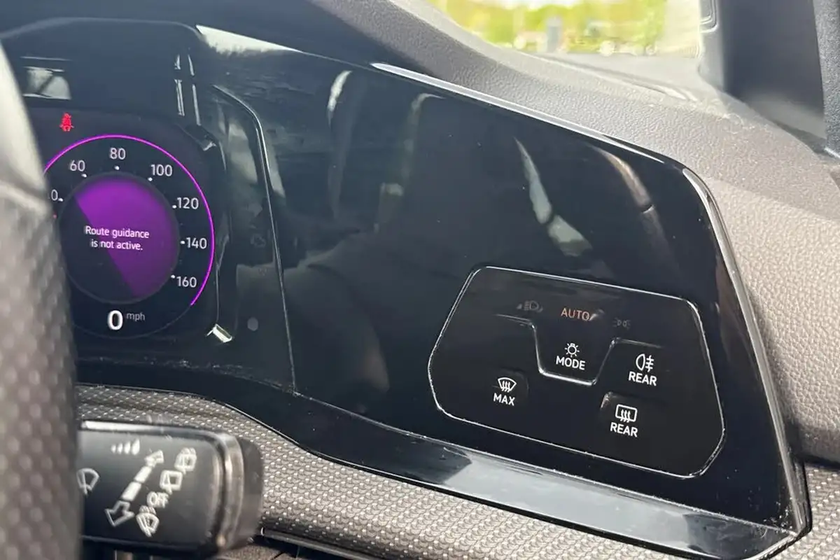 2022-volkswagen-golf-15-etsi-r-line-150ps-hatchback-big-53