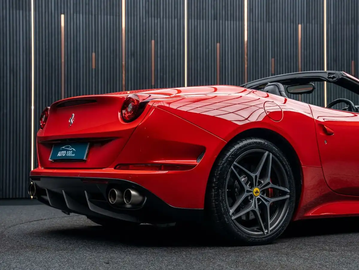 2015-ferrari-california-39-t-big-22