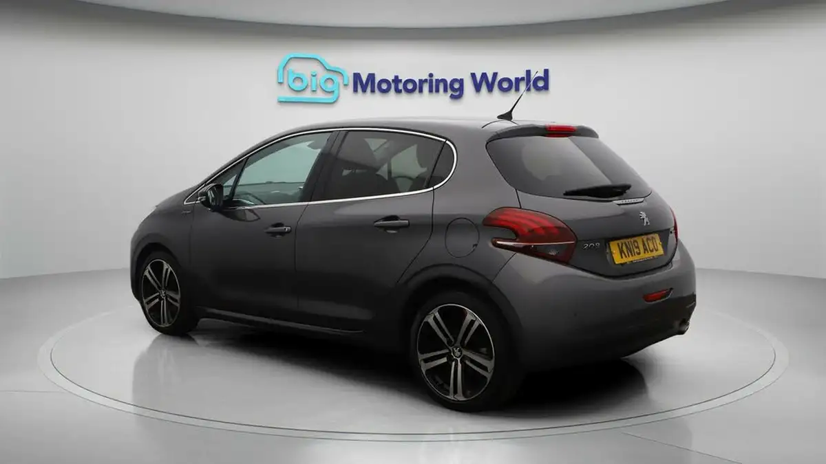 2019-peugeot-208-12-puretech-gt-line-110bhp-big-5