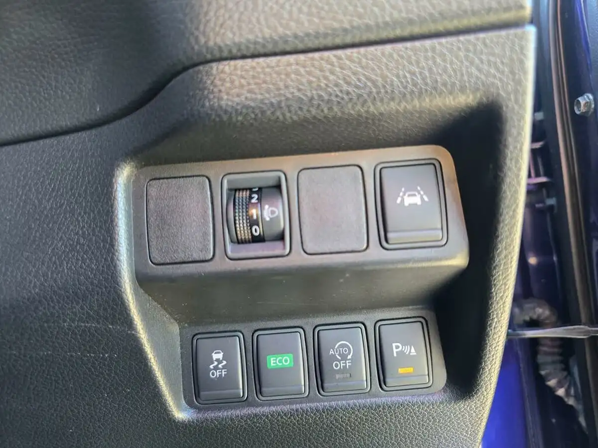 2016-nissan-qashqai-12-dig-t-n-connecta-xtronic-cvt-big-37