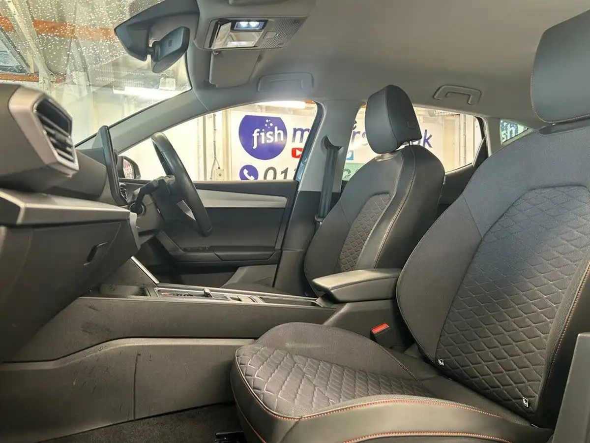 2020-seat-leon-14-e-hybrid-fr-hatchback-big-7