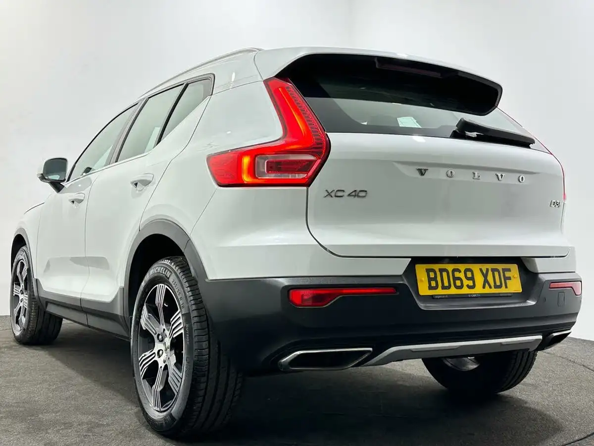 2019-volvo-xc40-20td-d3-inscription-big-43
