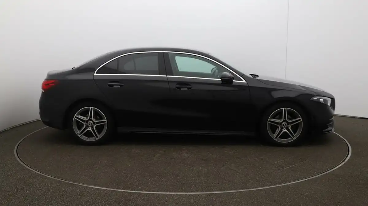 2020-mercedes-benz-a-class-15d-a180d-amg-line-saloon-4d-7g-dct-big-40