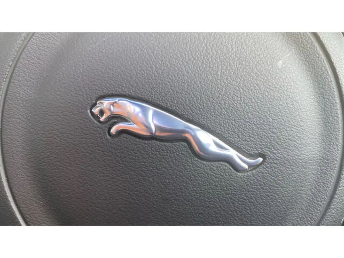 2019-jaguar-f-pace-20-i4d-chequered-flag-180ps-big-47