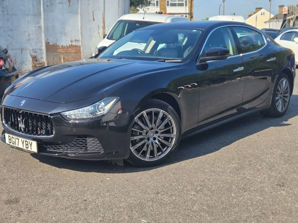 2017-maserati-ghibli-30td-big-8