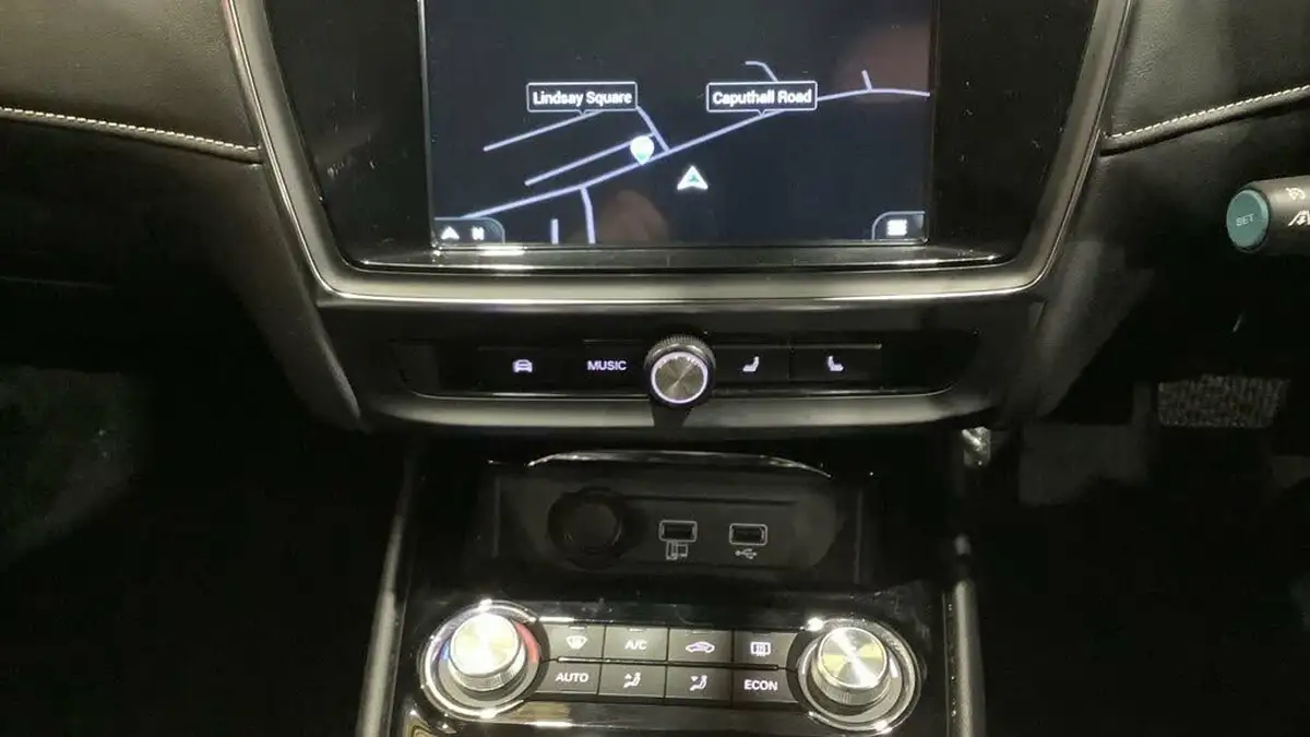 2022-mg-mg5-e-exclusive-ev-long-range-big-4