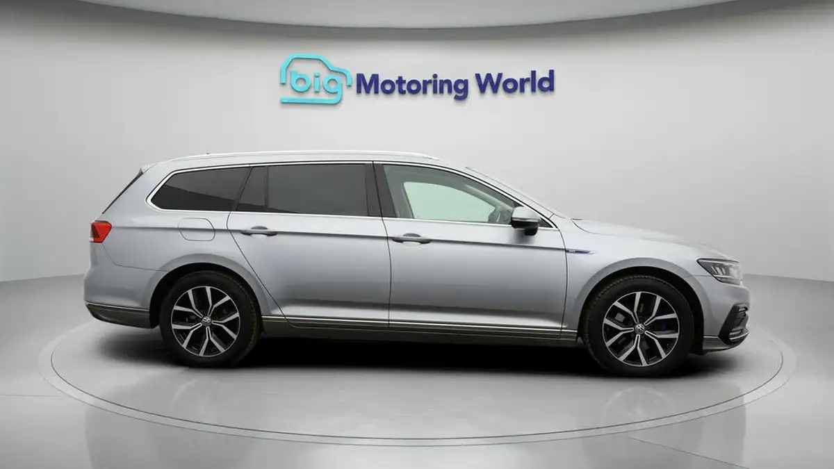 2020-volkswagen-passat-14-tsi-gte-estate-5d-big-7