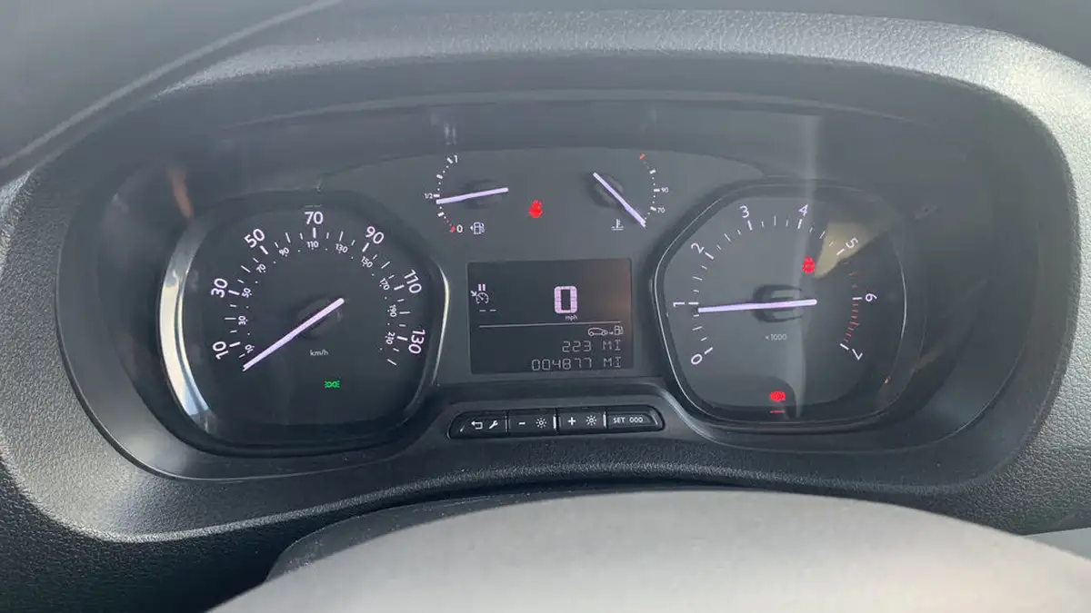 2024-peugeot-expert-20-bluehdi-professional-premium-long-1400-big-12