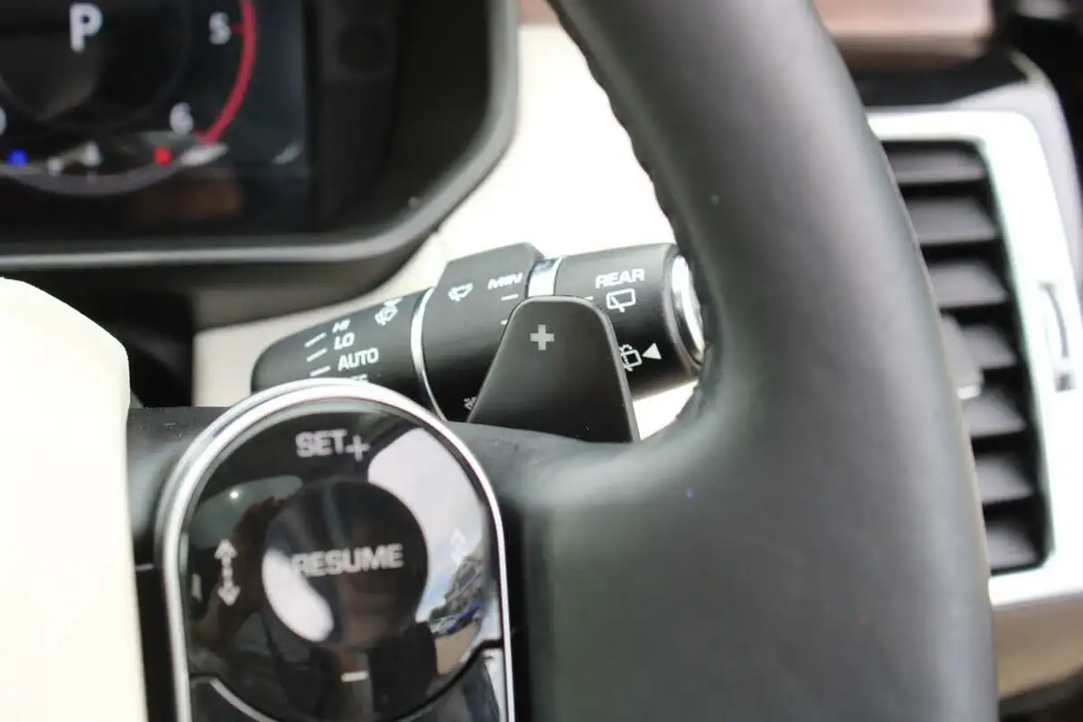 2019-land-rover-discovery-20-sd4-hse-big-42